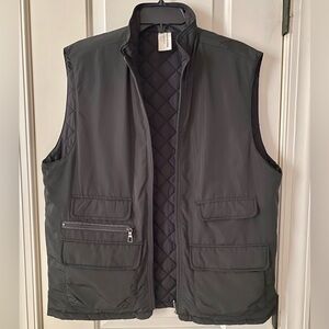 7 POCKETS! Black reversible zip vest size L reverses to diamond quilt pattern